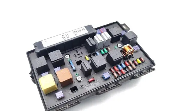 Opel Zafira B Fuse module 13206748 5DK008668 5DK008668-48