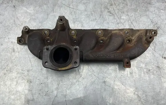 Volvo XC90 Exhaust manifold 30637921