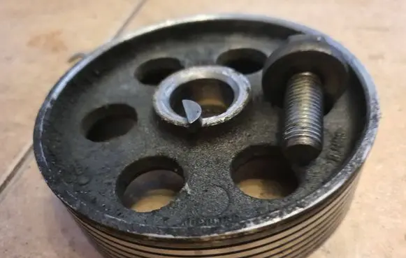 Volkswagen Golf III Camshaft pulley/ VANOS 028115021B