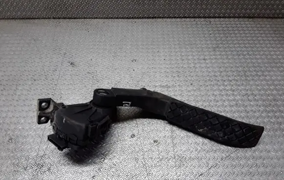 Volkswagen Touareg I Accelerator throttle pedal 7L6723507