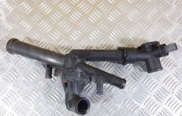 Volkswagen Touareg I Engine coolant pipe/hose 03H121026A
