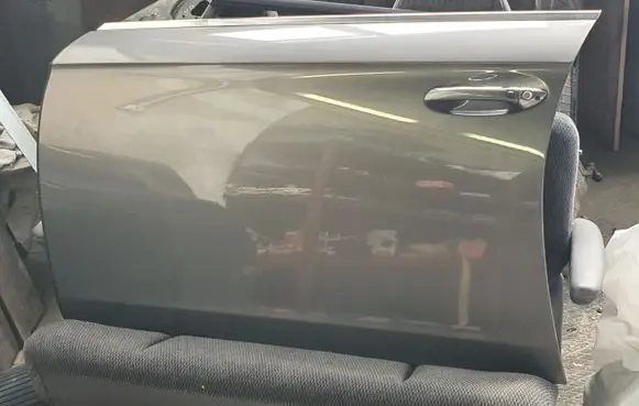 Mercedes-Benz CLS C219 Front door