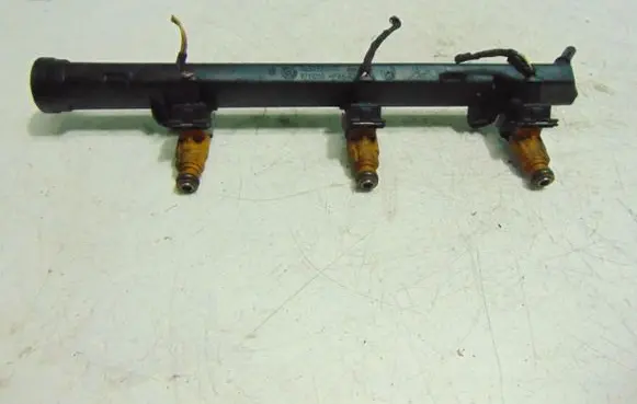 Renault Megane I Fuel injector supply line/pipe 
