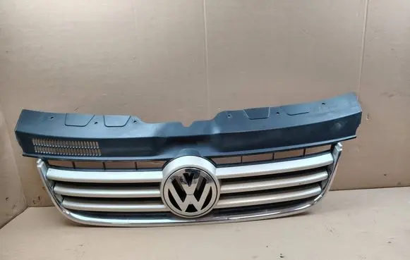 Volkswagen Transporter - Caravelle T5 Front bumper upper radiator grill 7H58071018