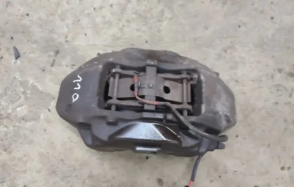 Volkswagen Touareg I Front brake caliper