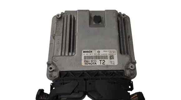 Toyota Auris 150 Engine control unit/module 8966102T21 0281015361