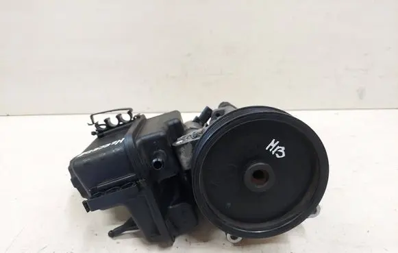 Mercedes-Benz C W204 Power steering pump A0064661501 7693900509