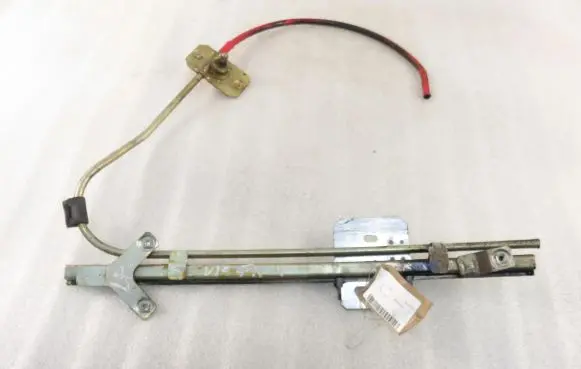 FSO Polonez Front door manual window regulator 100912025