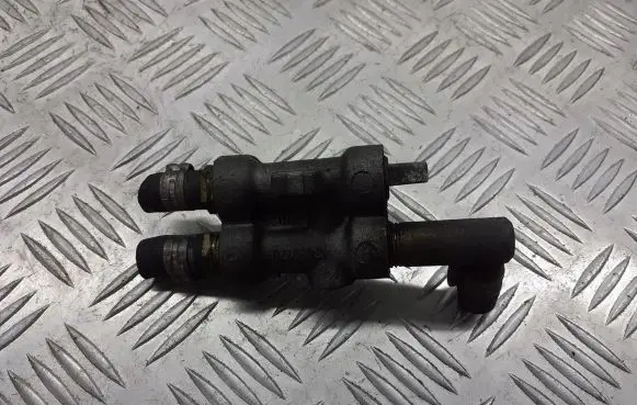 Alfa Romeo 147 Fuel distributor 46480170