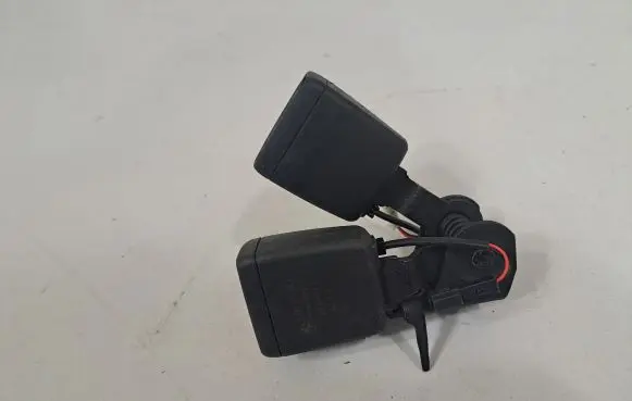 BMW iX Rear seatbelt buckle 9490296