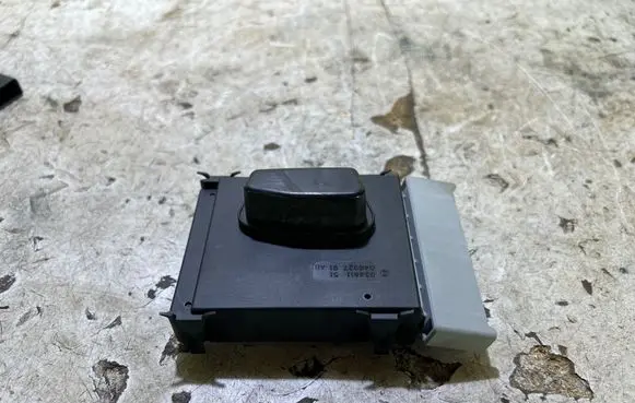 Dodge Challenger Seat control module 03461151
