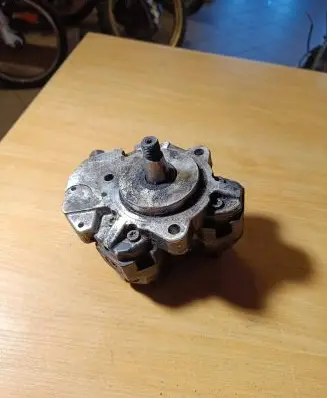 BMW 3 E46 Fuel injection high pressure pump 7788670