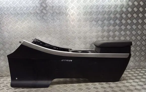 Mazda CX-7 Center console 