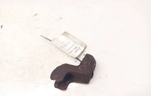 Toyota Avensis T270 Fuel Injector clamp holder 