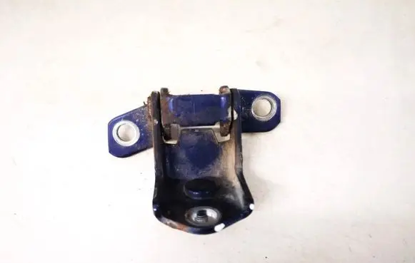 Mazda 3 I Rear door lower hinge