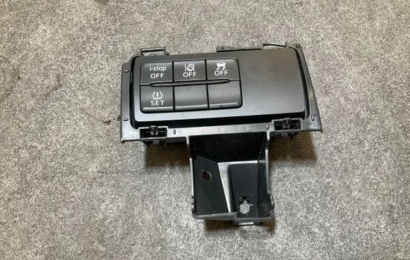 Mazda 2 A set of switches DH8F66170A DH8E66170A K1827KC352