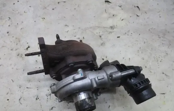 Nissan X-Trail T32 Turbo H8201067824