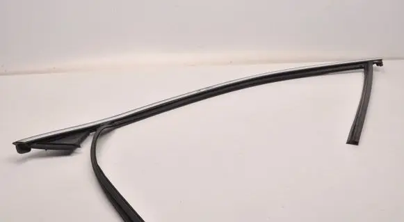 Volvo XC60 Front door trim (molding) 31856304