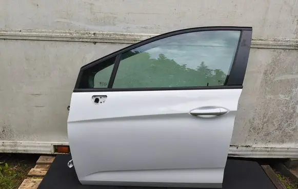 Opel Astra K Front door