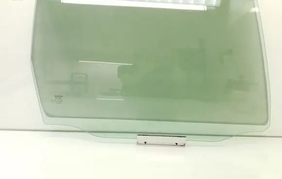 Volvo V70 Rear door window glass
