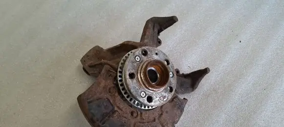Volkswagen Golf IV Front wheel hub spindle knuckle