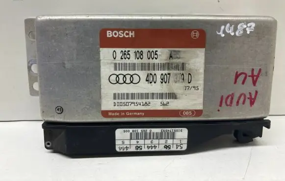 Audi A4 S4 B5 8D Engine control unit/module 4D0907379D