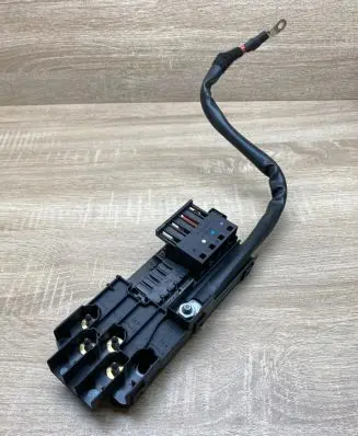 Mercedes-Benz E W211 Fuse box set 2115452301