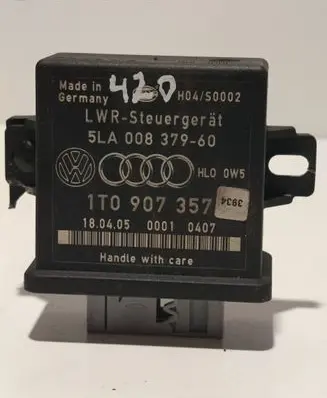 Volkswagen Golf V Light module LCM 1T0907357 00010407 5LA00837960