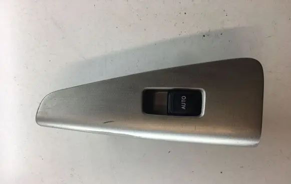 Toyota Corolla Verso E121 Electric window control switch 8403013031