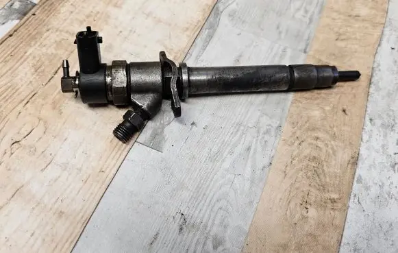 Volvo V70 Fuel injector 0445110078