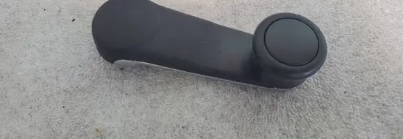 Audi 80 90 S2 B4 Front door window winding handle 443837581D