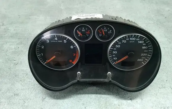Audi A3 S3 8P Speedometer (instrument cluster) 8P0920930S