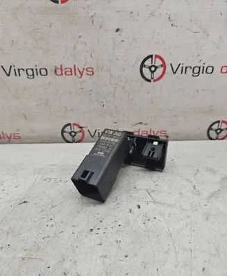 Volkswagen Golf V Glow plug pre-heat relay 03G907282A 0522120505 2011034