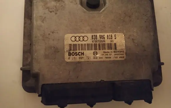Volkswagen PASSAT B5 Engine control unit/module 0281001721 038906018S