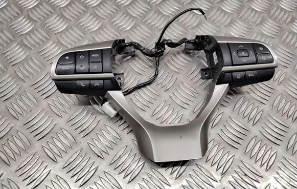 Lexus RX 450H Steering wheel buttons/switches CS1921