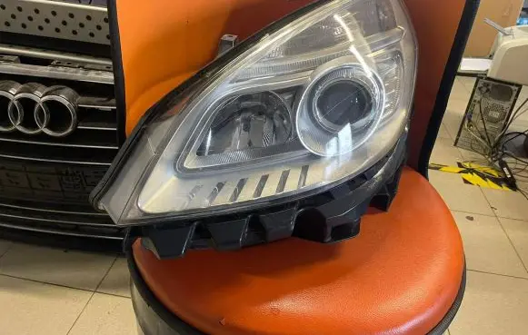 Renault Scenic II - Grand scenic II Headlight/headlamp 8200479716 16453700