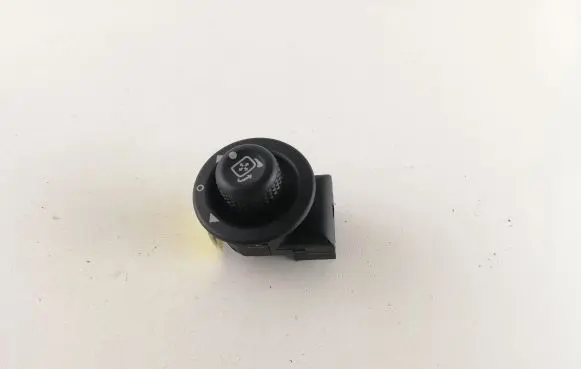 Land Rover Discovery 3 - LR3 Wing mirror switch YUF500030 KL1379