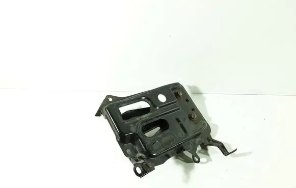 Toyota Auris 150 Battery tray 