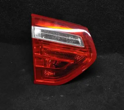 Tailgate rear/tail lights