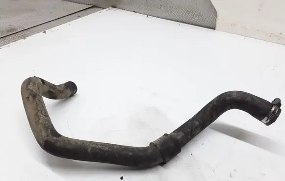 Engine coolant pipe/hose