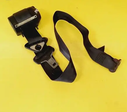 Rear seatbelt