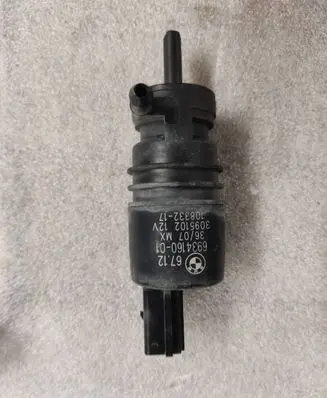 BMW 5 F10 F11 Windscreen/windshield washer pump 6934160 10833217