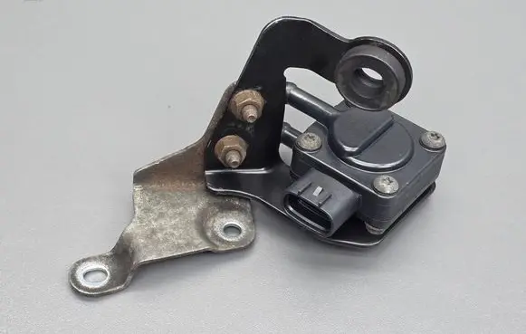 Mazda 6 Exhaust gas pressure sensor RF7J182B5