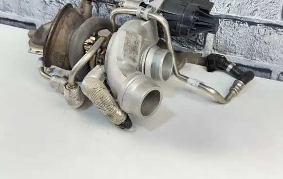 BMW 5 G30 G31 Turbo 7637563