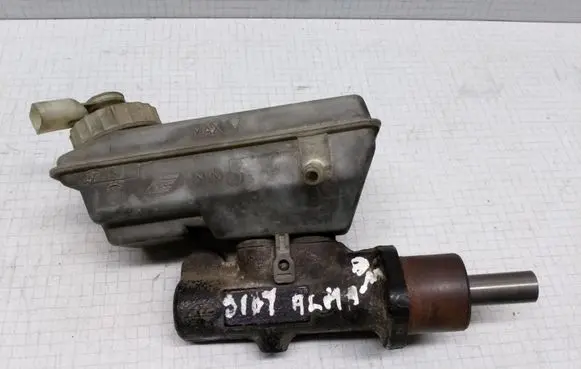 Seat Alhambra (Mk1) Master brake cylinder 7M1611303