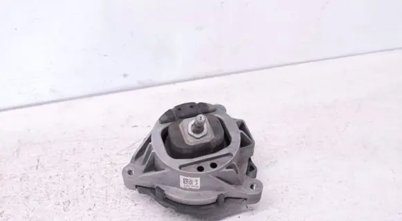 BMW 3 F30 F35 F31 Engine mount bracket 6855456