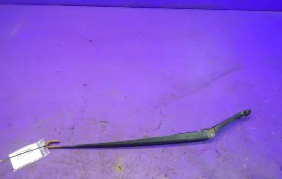 BMW 3 E36 Front wiper blade arm