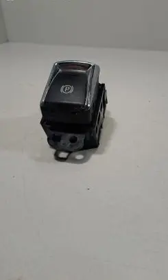 Nissan Qashqai Hand parking brake switch 