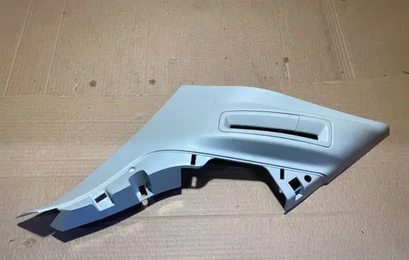 (D)pillar trim (top)