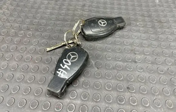 Mercedes-Benz C W203 Ignition key/card 